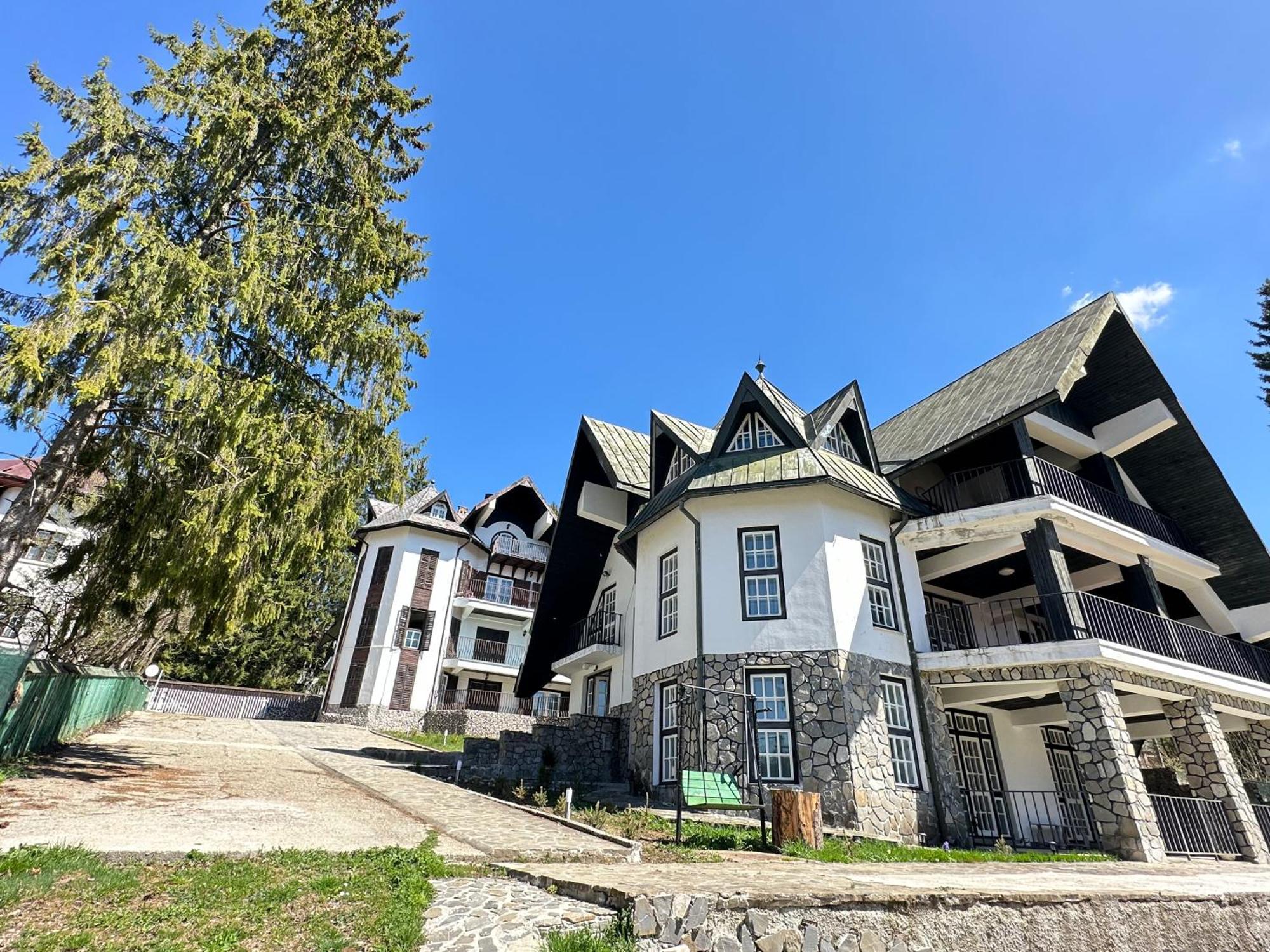 Pine Peak Apartments Predeál Kültér fotó