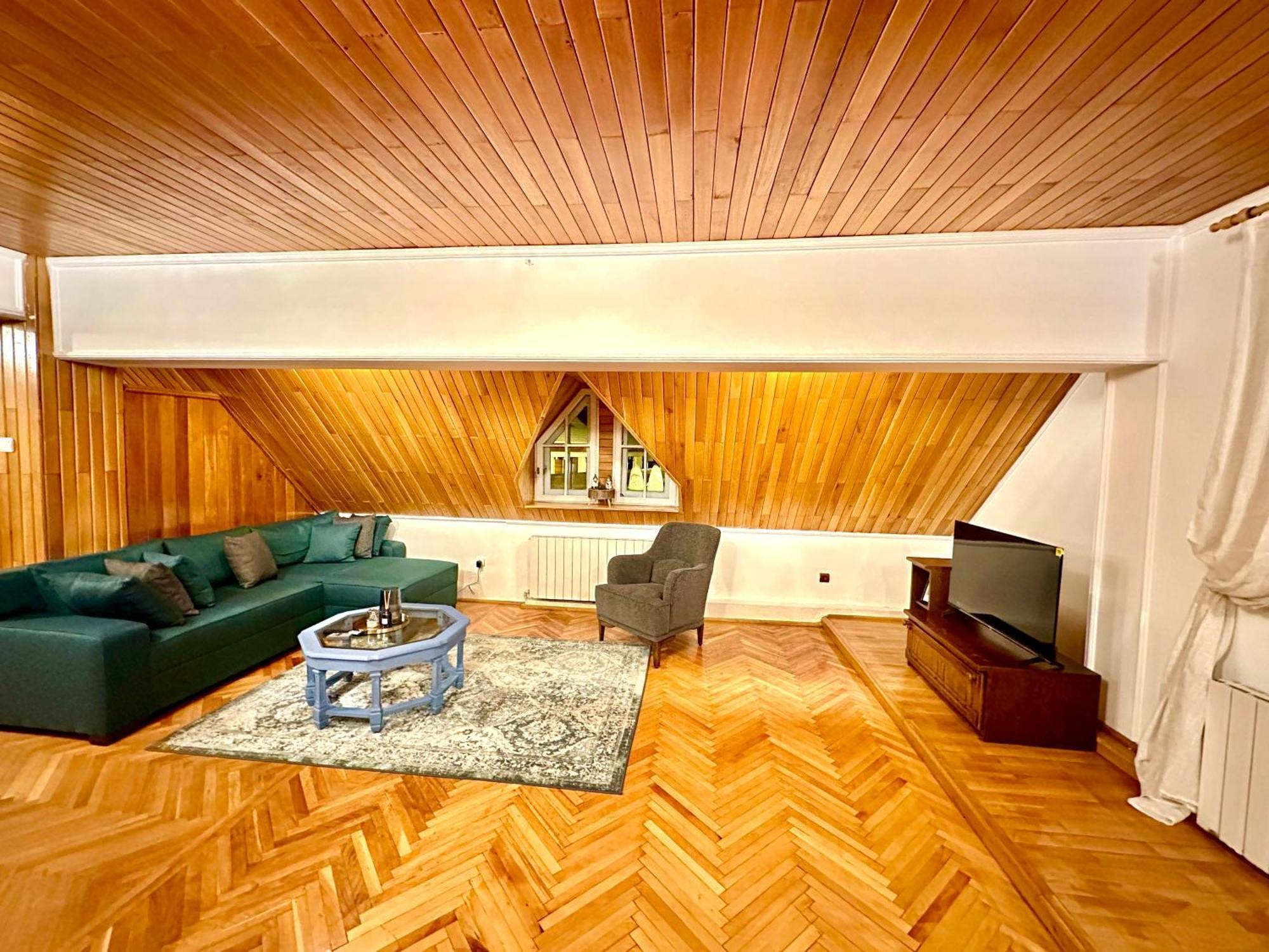 Pine Peak Apartments Predeál Kültér fotó