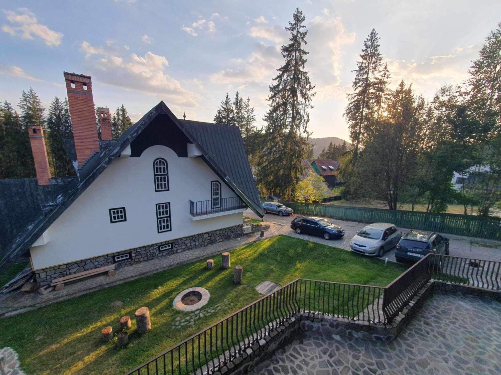 Pine Peak Apartments Predeál Kültér fotó