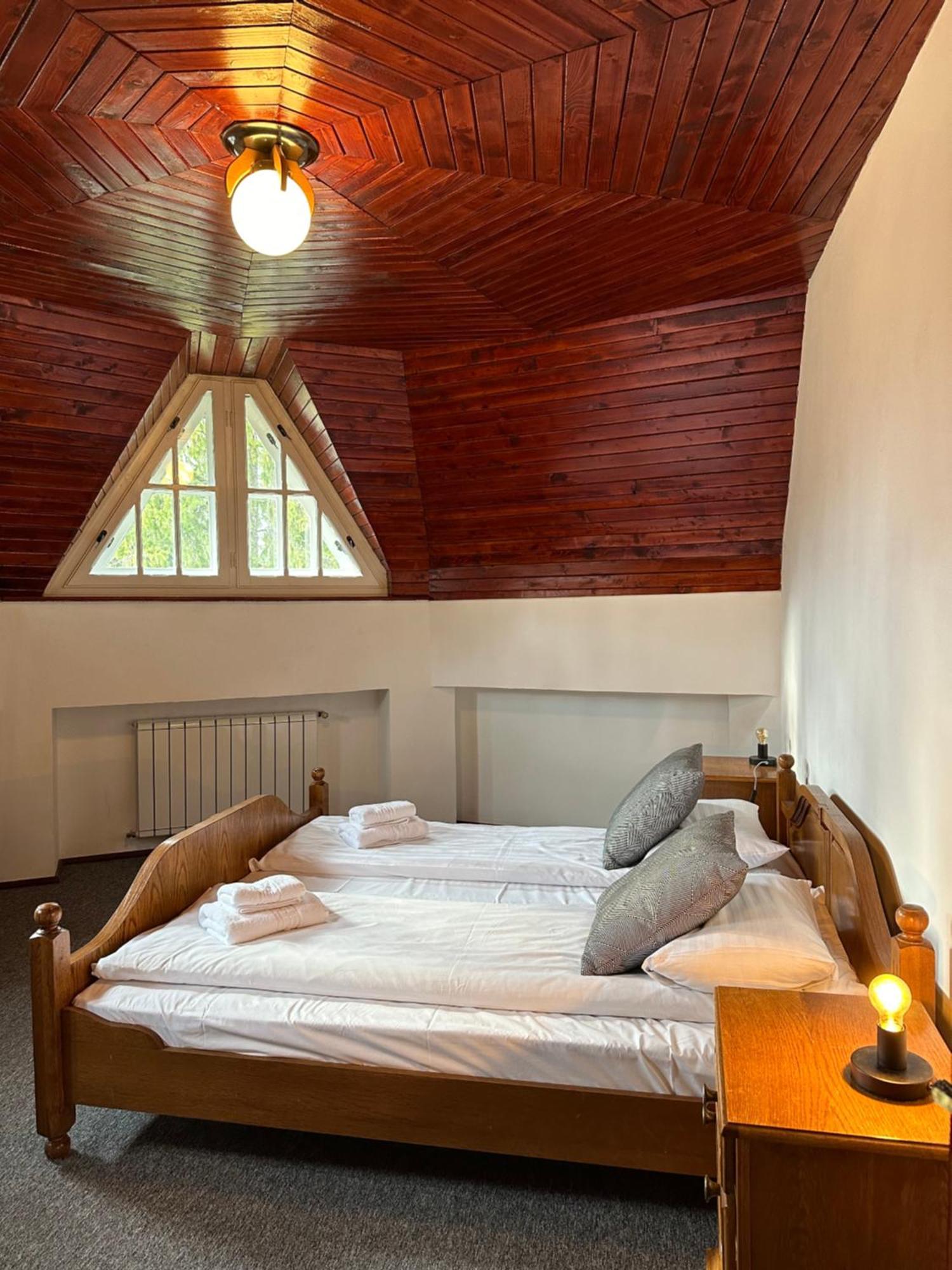 Pine Peak Apartments Predeál Kültér fotó
