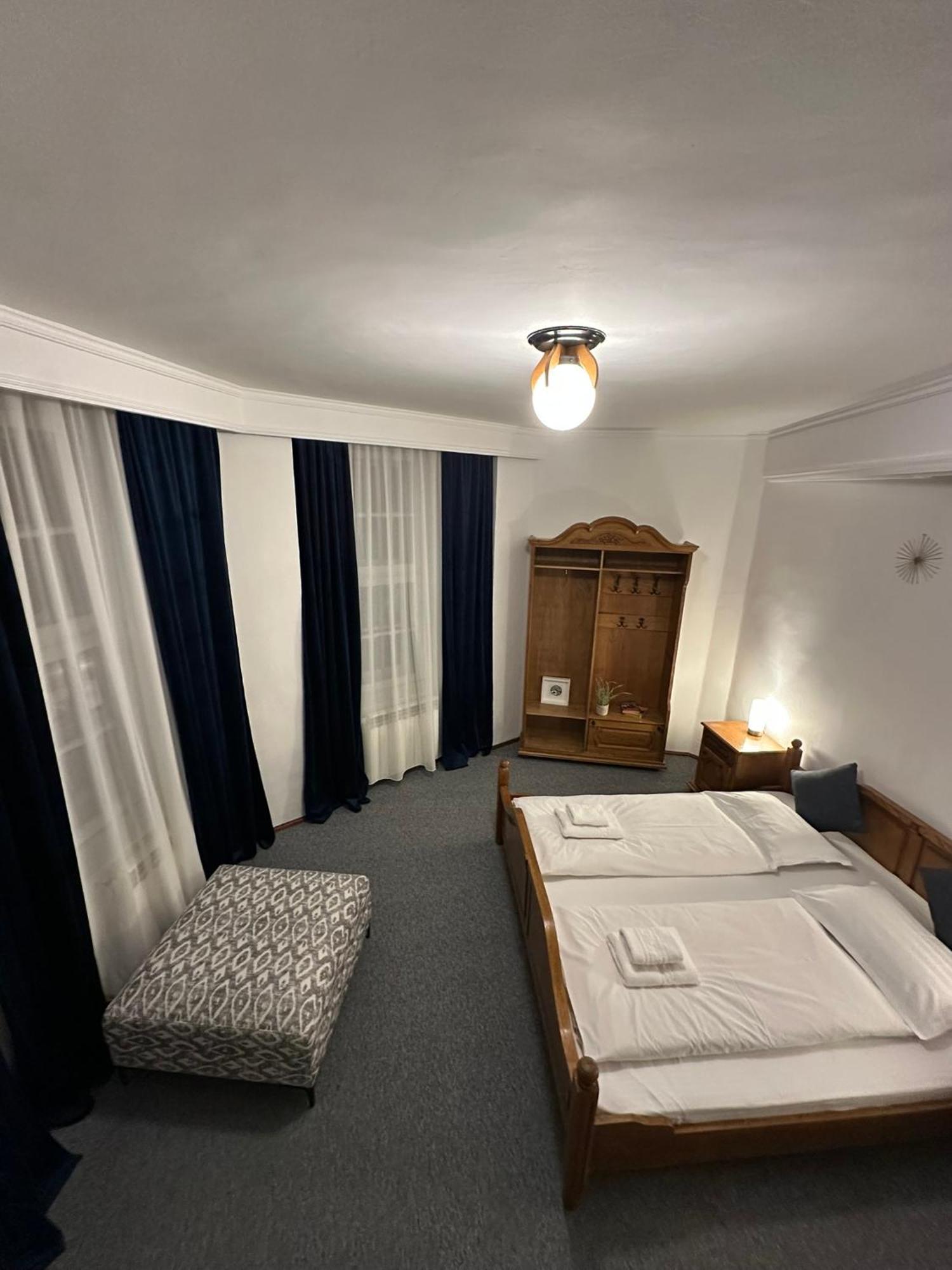Pine Peak Apartments Predeál Kültér fotó