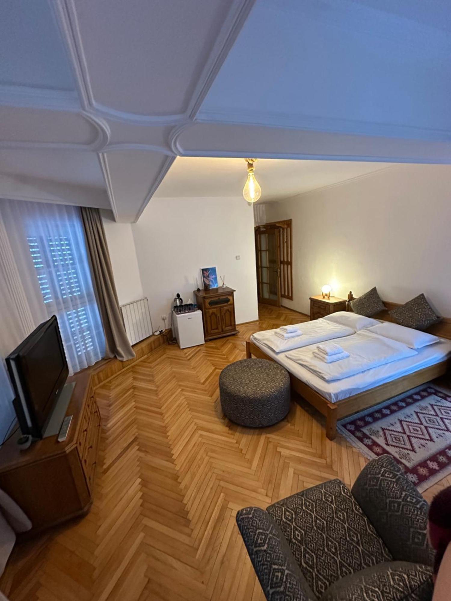 Pine Peak Apartments Predeál Kültér fotó